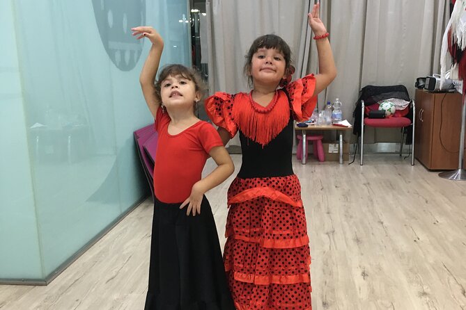 45 minutes flamenco dance class for family in Málaga - Why this short class works for families
