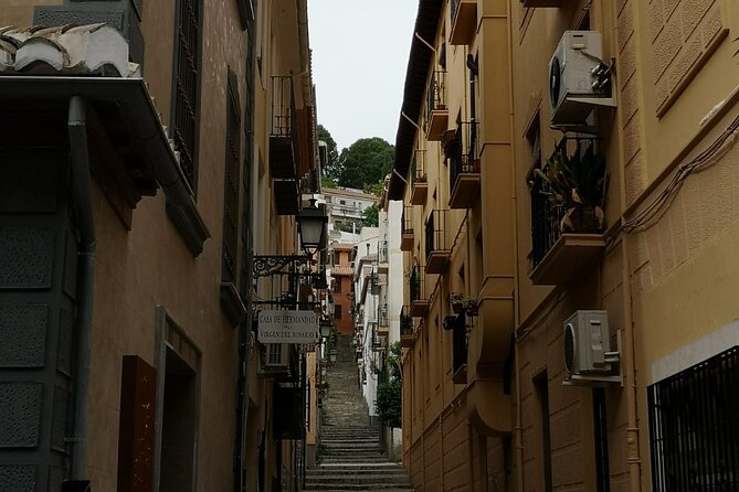 Albaicín and Sacromonte Sunset tour + Flamenco show - Who should book this evening