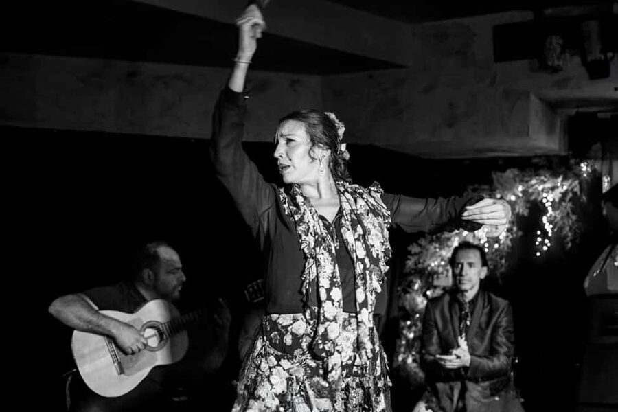 Authentic Flamenco Show Valencia - Dining at Hard Rock Cafe: convenient but optional