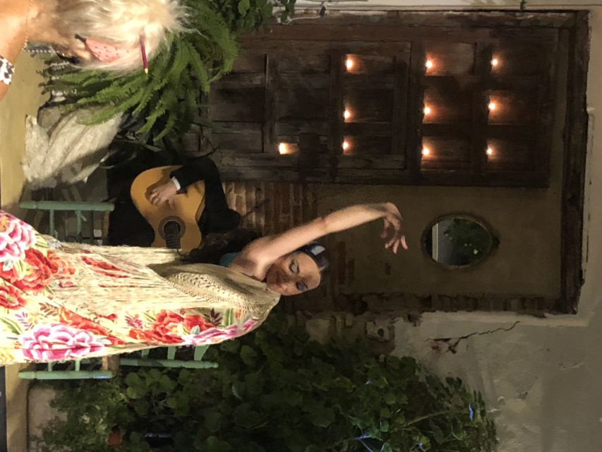 Ayamonte: Live Flamenco Show at Tablao La Puerta Ancha - Seating advice: arrive with realistic expectations