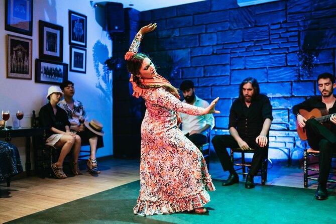 Baraka Triana. Flamenco show with drink - Seating and sightlines inside the small room