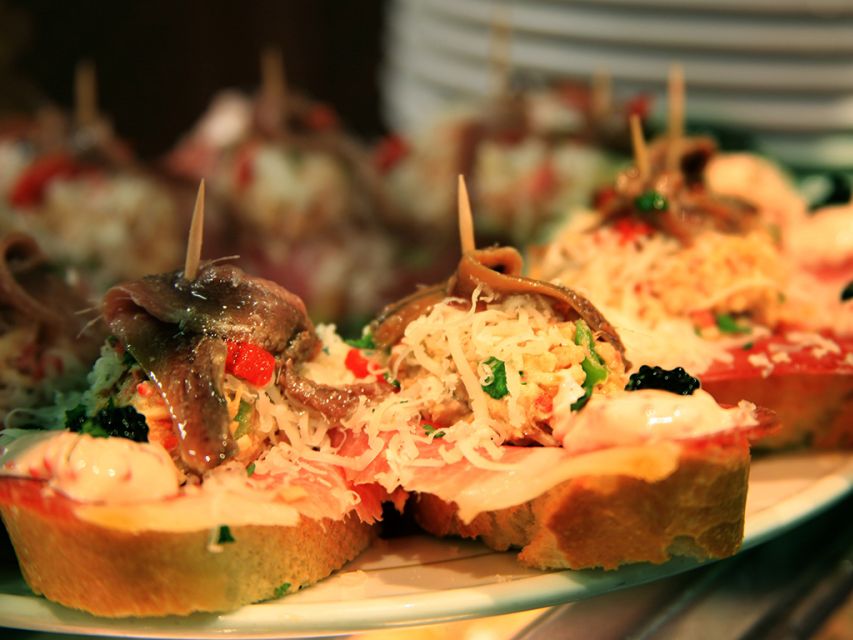 Barcelona: 4-Hour Tapas Evening Tour and Flamenco Show - Who should book this evening?