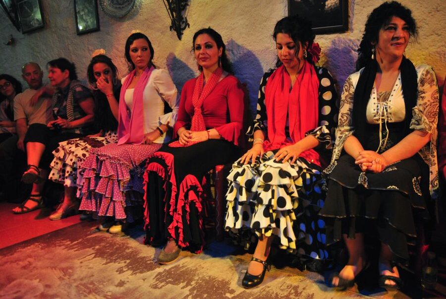 Barcelona: City Tour & Flamenco Show with Wine & Tapas - What you are really buying for $141