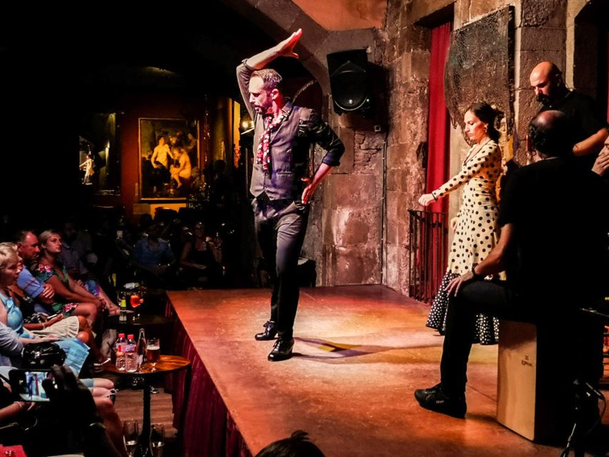 Barcelona: City Tour & Flamenco Show with Wine & Tapas - Plaza Reial and the first look at old Barcelona