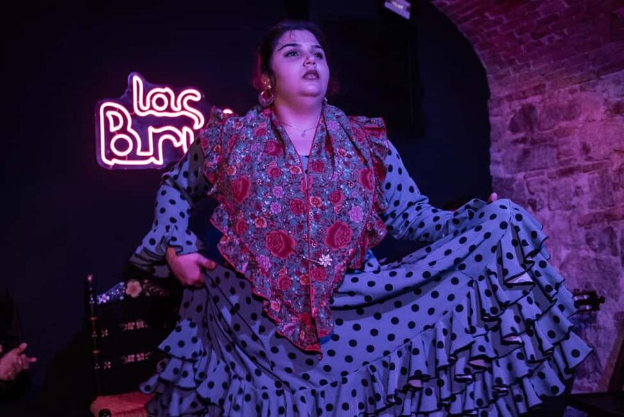 Barcelona: Espectáculo de Flamenco íntimo en Las Brujas - Key points to know before you book