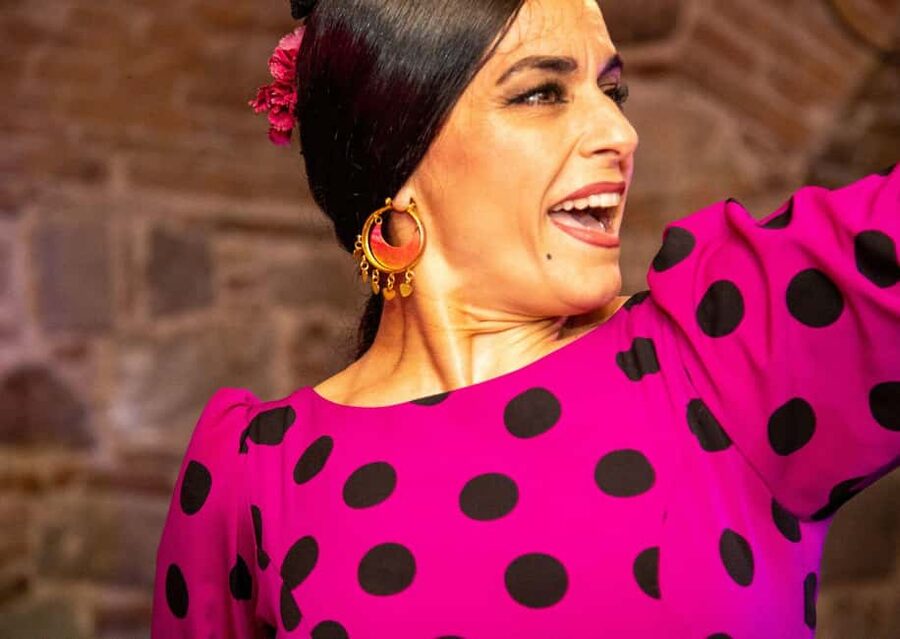 Barcelona: Espectáculo de Flamenco íntimo en Las Brujas - Finding Las Brujas in Barcelona’s Gothic Quarter