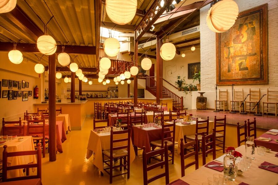 Barcelona: Flamenco Show with Dinner at Tablao de Carmen - Seating, atmosphere, and service