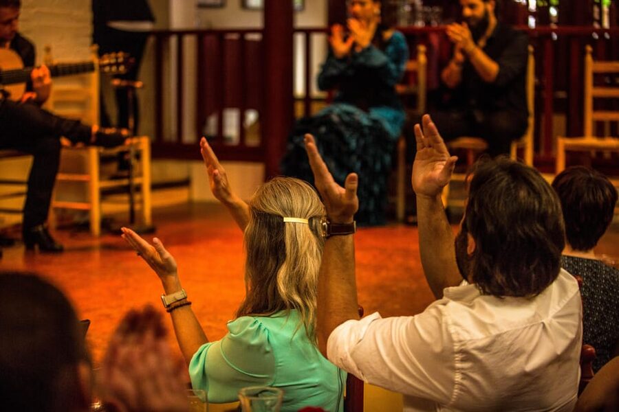 Barcelona: Flamenco Show with Dinner at Tablao de Carmen - Arriving at Poble Espanyol without getting lost