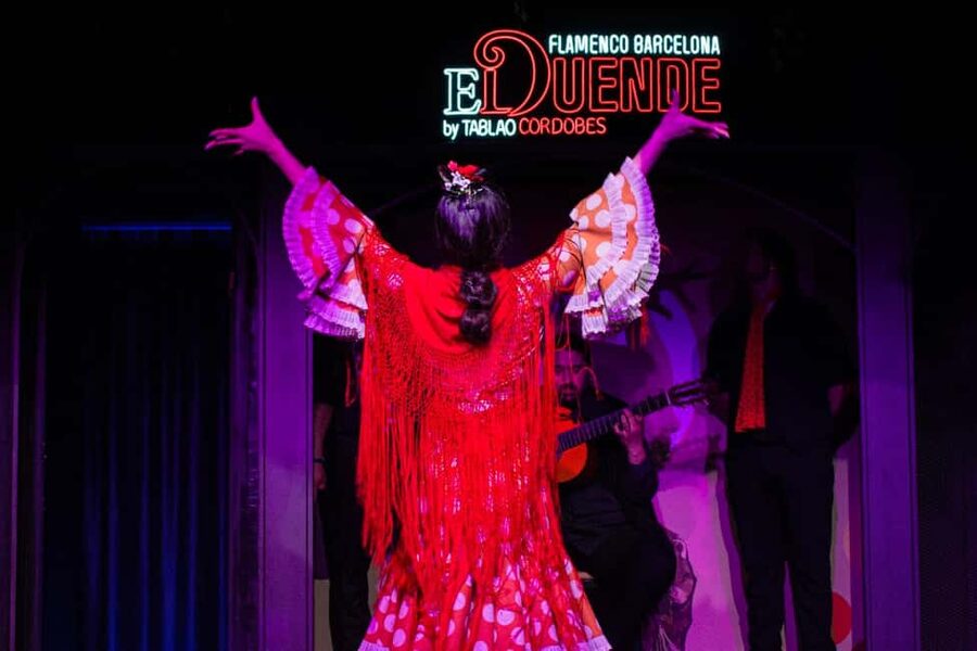 Barcelona: Flamenco Show with Drink Option at La Rambla - Why the close seating makes a difference