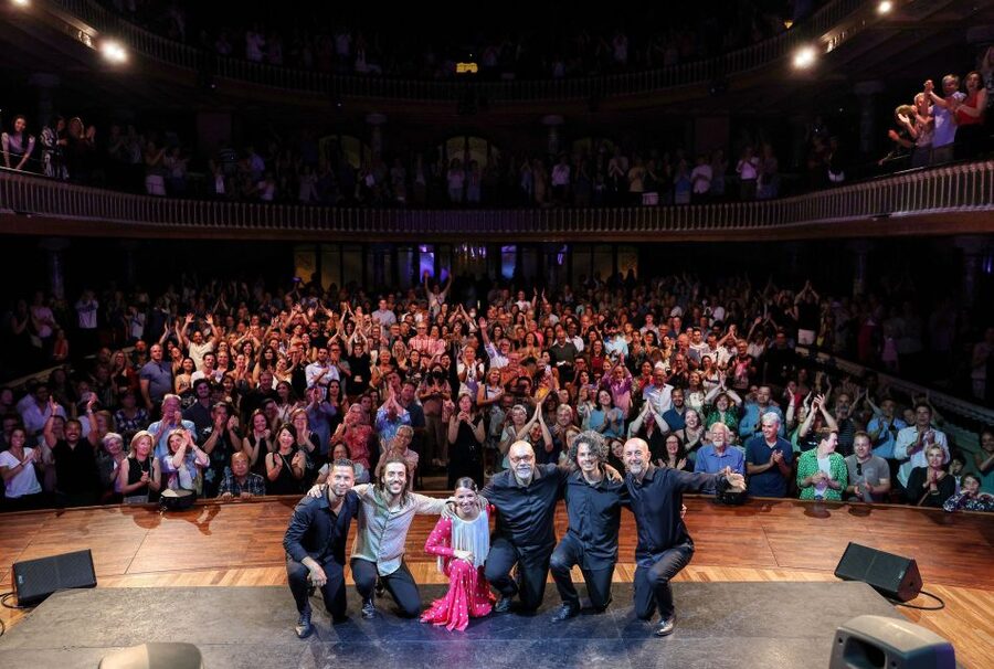 Barcelona: Guitar Trio & Dance @ Palau de la Música - Flamenco dance brings the music into the room