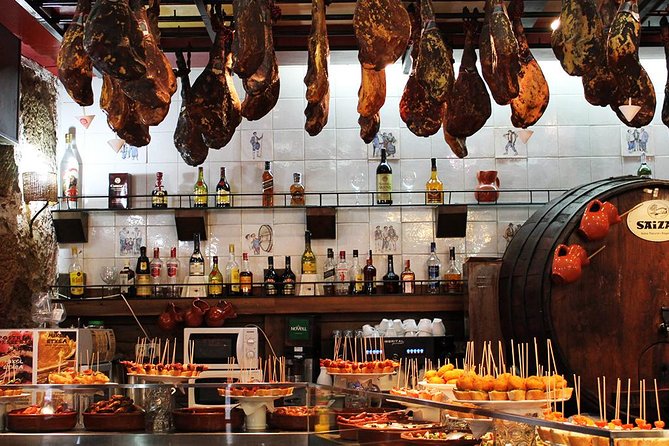 Barcelona Old Town Night Small Group Tour with Tapas & Flamenco - Why this makes a smart first night in Barcelona