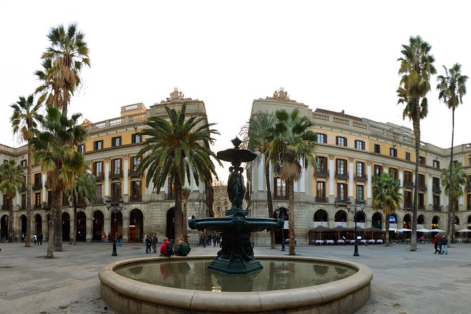 Barcelona Old Town Night Small Group Tour with Tapas & Flamenco - Who will enjoy this evening most