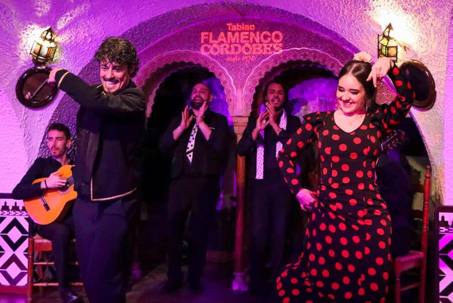 Barcelona: Tablao Flamenco Cordobes with Food/Drink Options - The performance: feet, hands, guitars, and voice