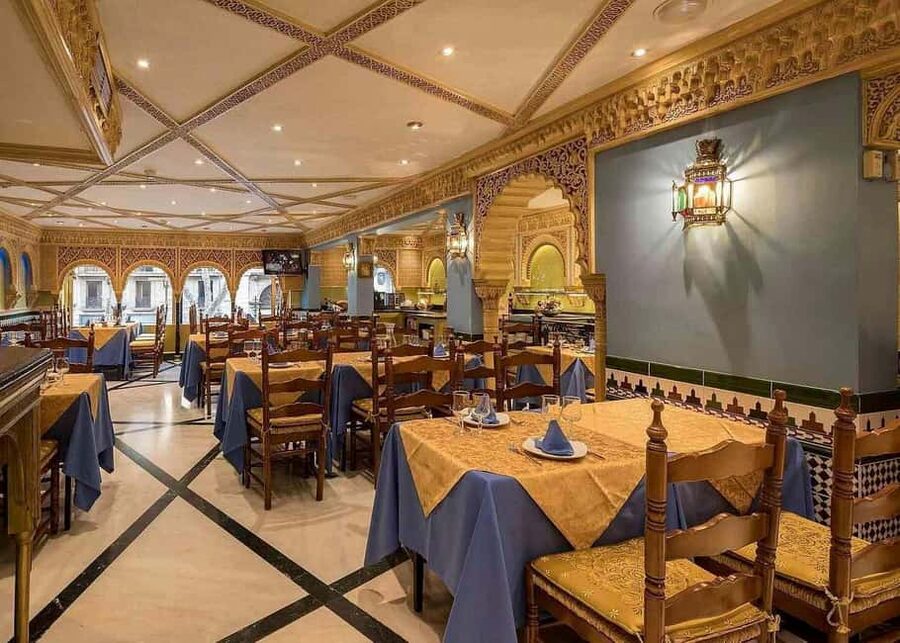Barcelona: Tablao Flamenco Cordobes with Food/Drink Options - Who will enjoy this most?