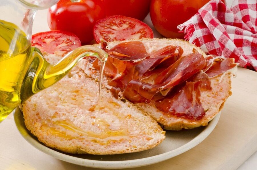 Barcelona: Tapas Walking Tour & Flamenco Show - Key points about the evening