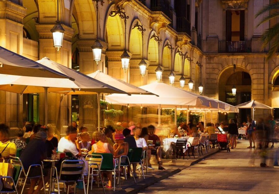 Barcelona: Tapas Walking Tour & Flamenco Show - Meeting in Eixample near Palau de la Música