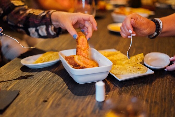 Barcelona Tapas & Wine Walking Tour with Optional Flamenco - Weather, comfort, and the pace of the route