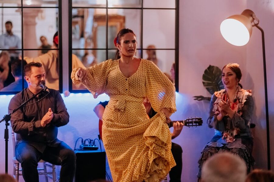 Córdoba: Tablao Flamenco at Doble de Cepa with Optional Meal - A flamenco evening beside Córdoba’s Mosque-Cathedral