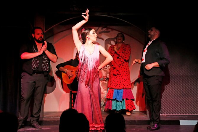 El Duende Flamenco Show with drink option at La Rambla Barcelona - Why a small flamenco theater works so well