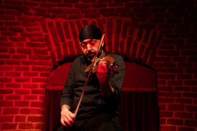 Essential Flamenco: Pure Flamenco Show in the Heart of Madrid - Why the small room changes the flamenco experience