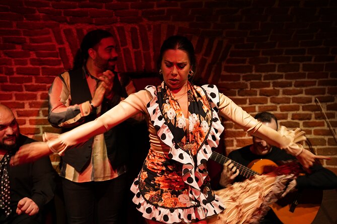 Essential Flamenco: Pure Flamenco Show in the Heart of Madrid - Booking, timing, and cancellation details