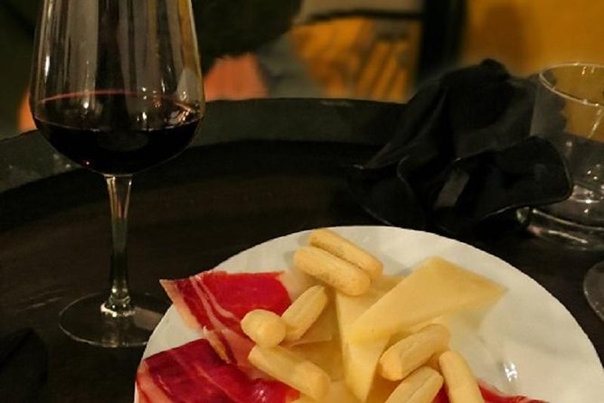 Flamenco and Tapastour with a flamenco artist - Starting at C. San Jacinto, 1