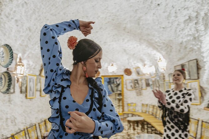 Flamenco show at Cueva Los Amayas, in Sacromonte - The atmosphere and the art of flamenco