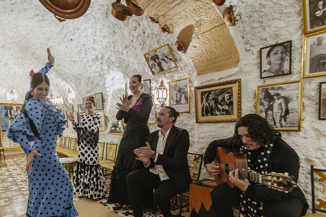 Flamenco show at Cueva Los Amayas, in Sacromonte - Who should book this experience