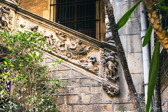 Flamenco Show at Dalmases Palace in Barcelona - Entering Palau Dalmases in the Gothic Quarter