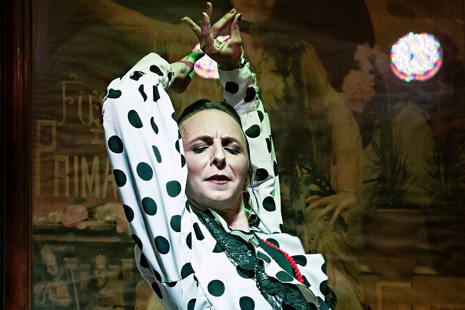 Flamenco Show in Seville at Bar and Tapas - Why the intimate room works, and when it does not