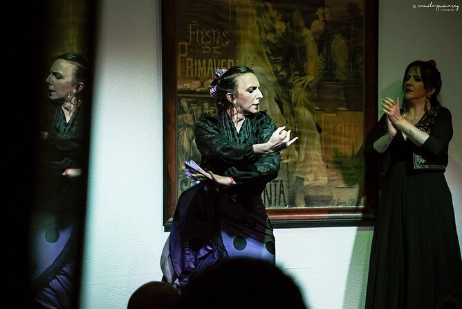 Flamenco Show in Seville - La milonga tablao - Why La Milonga’s small room changes the show