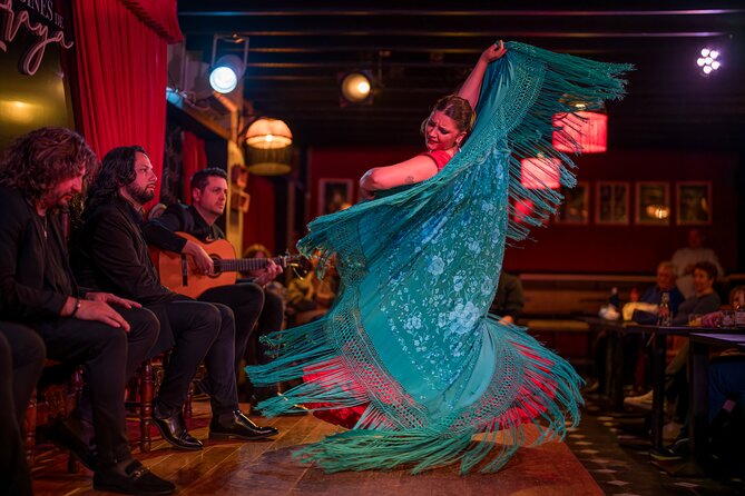 Flamenco Show Ticket at tablao Jardines de Zoraya Granada - What Happens During the One-Hour Show