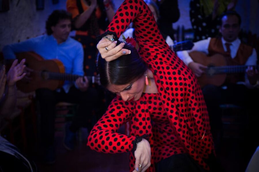 Flamenco Show: Zambra in Cuevas del Sacromonte - A short performance with strong atmosphere