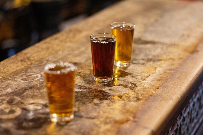 Flamenco, Tapas and Wine Tour: Best of Málaga in one Evening - Calle Carretería and the local tavern stop