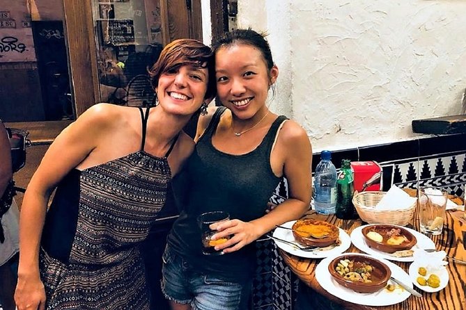 Flamenco, Tapas and Wine Tour: Best of Málaga in one Evening - El Pimpi or a similar old-town stop