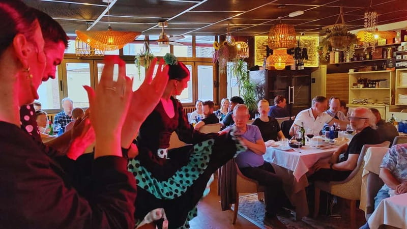 Fuengirola: Flamenco Show at Tipi Tapa Restaurant near Mijas - Why the $32 price can make sense