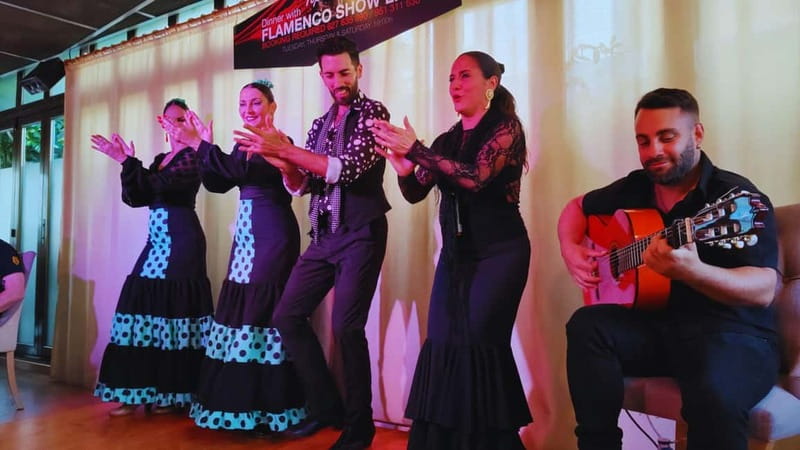 Fuengirola: Flamenco Show & Dinner at Tipi Tapa, near Mijas - Five local artists, close enough to see the footwork