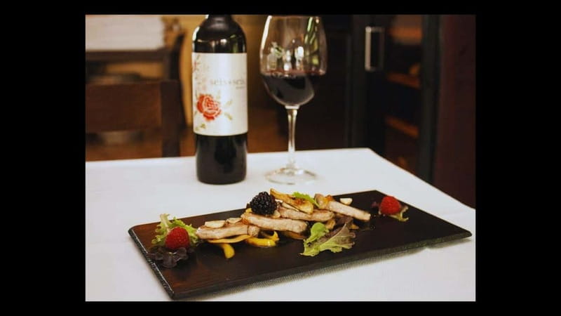 Fuengirola: Flamenco Show & Dinner at Tipi Tapa, near Mijas - Who will enjoy this evening most
