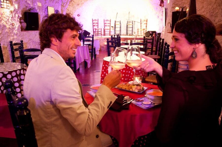 Granada: Flamenco Show at Templo del Flamenco with Drink - Entering the Albaicin cave