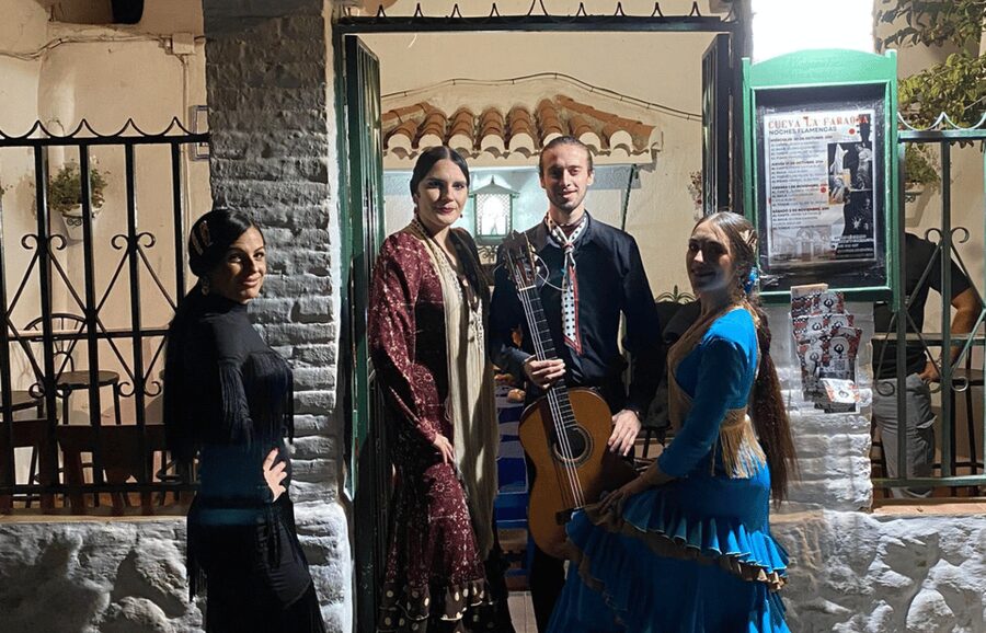 Granada: Flamenco Show in the Cave LA FARAONA - What the one-hour performance includes