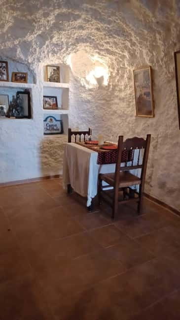 Granada: Flamenco Show Los Parrones in the Sacromonte Caves - Key points to know before booking