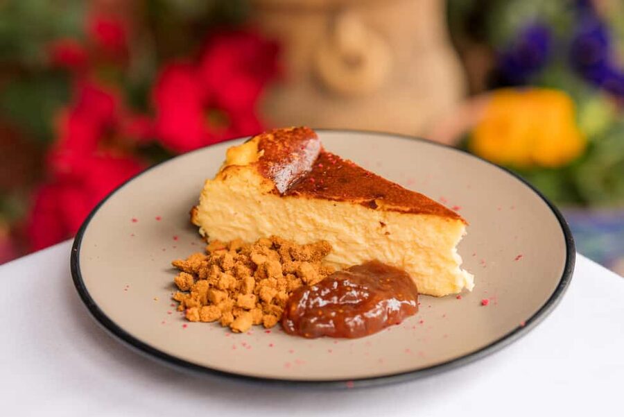 Granada: Flamenco Show with Dinner at Jardines de Zoraya - Should you book Jardines de Zoraya?