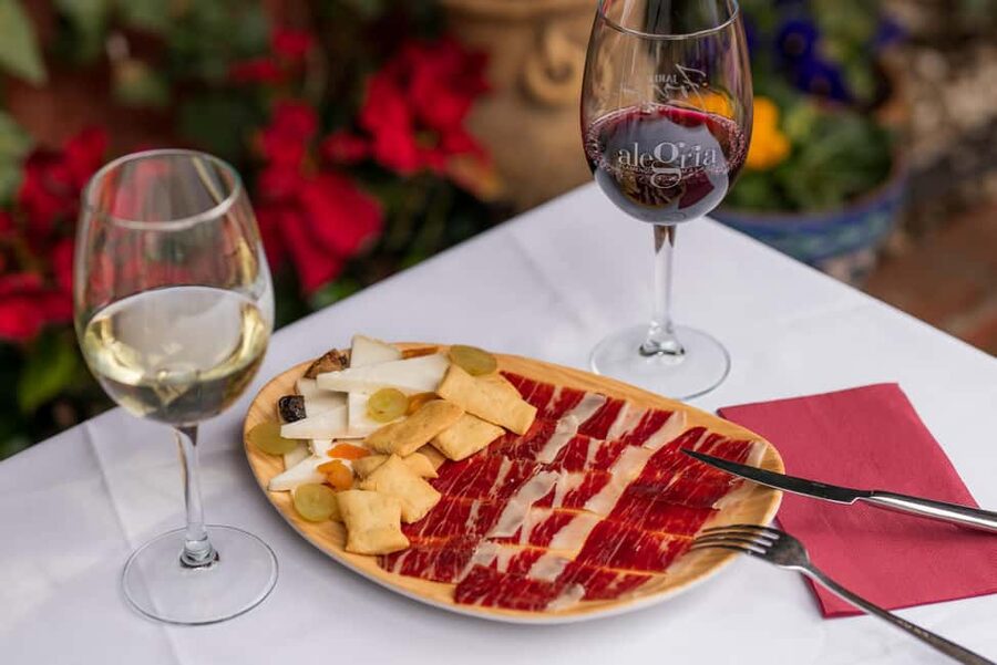 Granada: Flamenco Show with Dinner at Jardines de Zoraya - Is $67 a fair price?