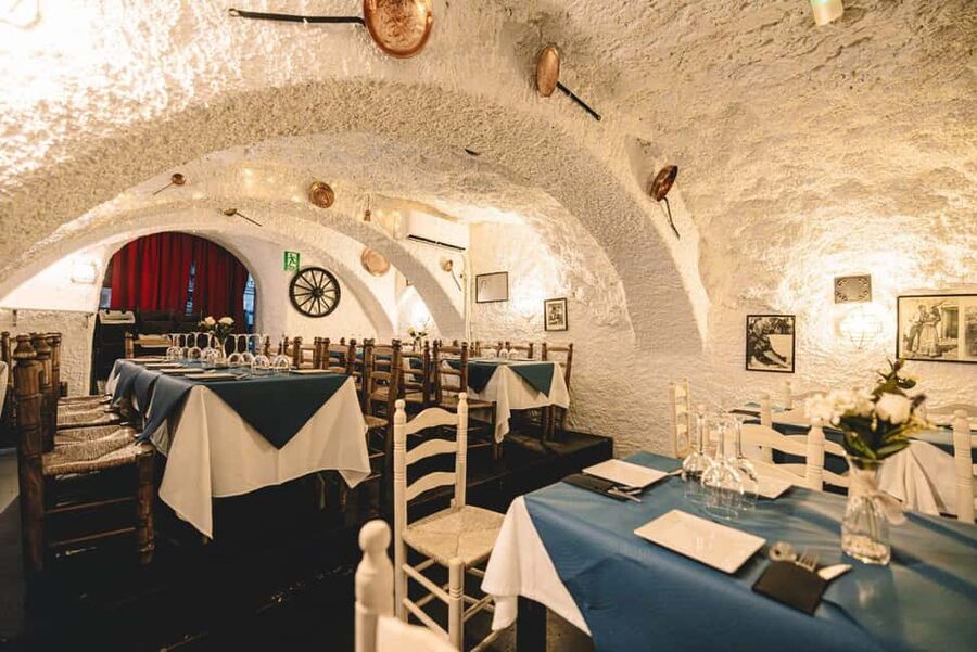 Granada: Flamenco Show with Drink or Dinner at Venta El Gallo - FAQ