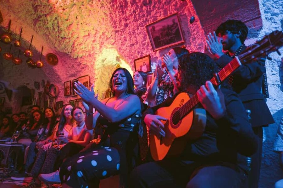Granada: Los Amayas Cave Flamenco Show in Sacromonte - What makes the cave feel authentic