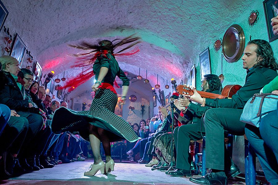 Granada: Sacromonte Caves Flamenco Show with Dinner - My final call: book it for the flamenco, not the menu