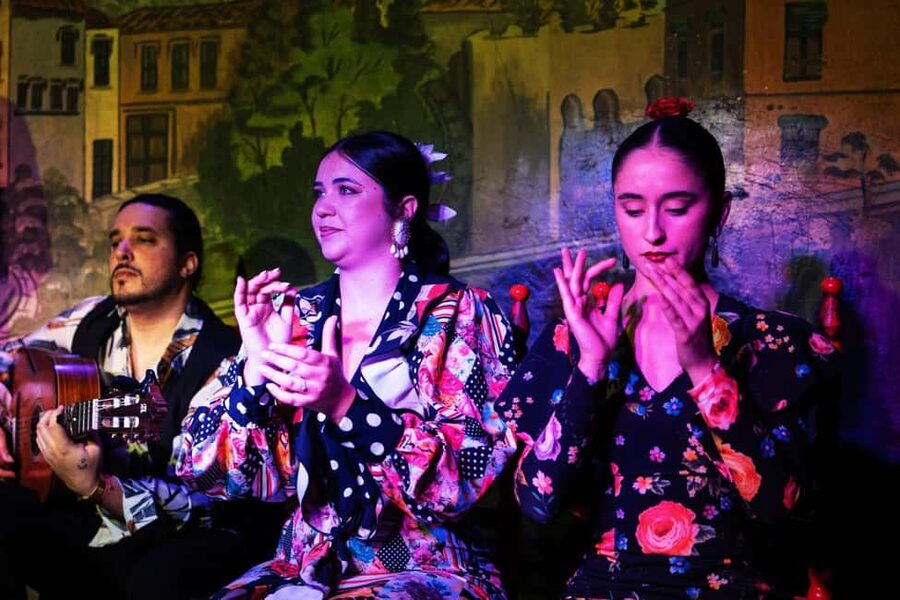 Granada: Traditional Flamenco show at Tablao Albayzín - Arriving above Granada’s Albayzín