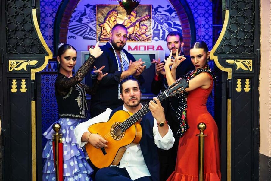 Granada: Traditional Flamenco show at Tablao Albayzín - A tablao with more than 50 years of flamenco