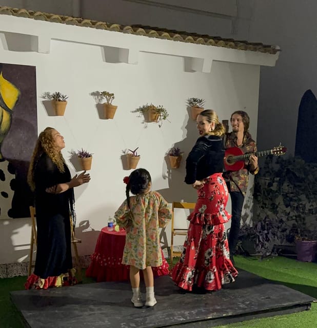 Intimate Flamenco: Exclusive Experience in Sevilla - The opening: guitar, voice, and movement