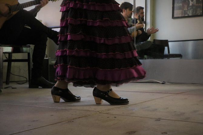 Intimate Flamenco Performance - What happens on Calle de Santa Isabel